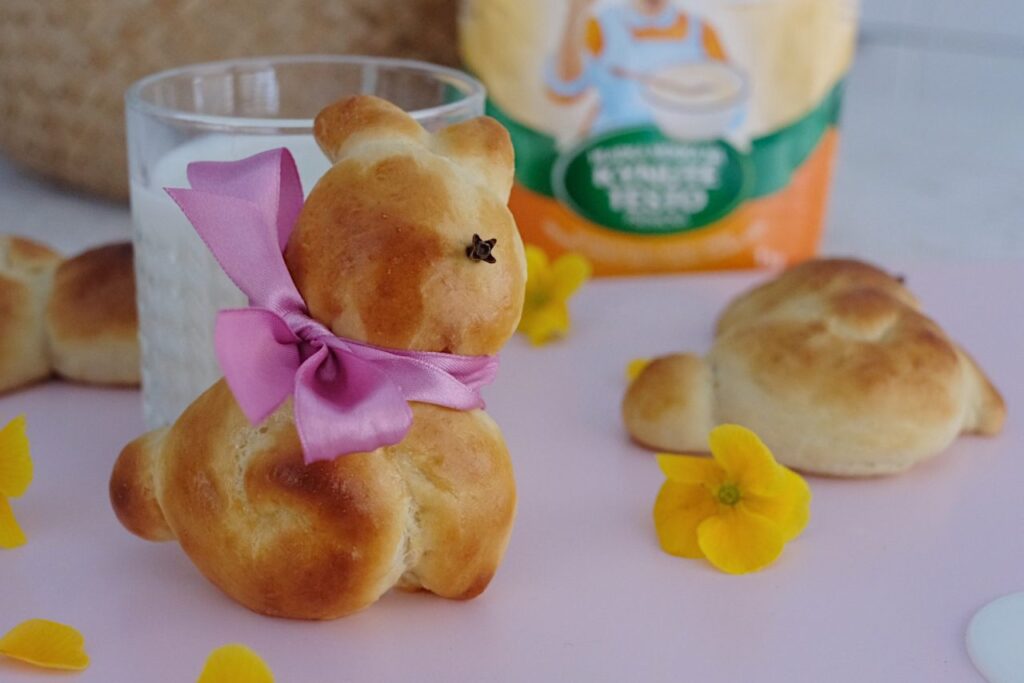 A delicious Easter leavened bunny similar to Judas.