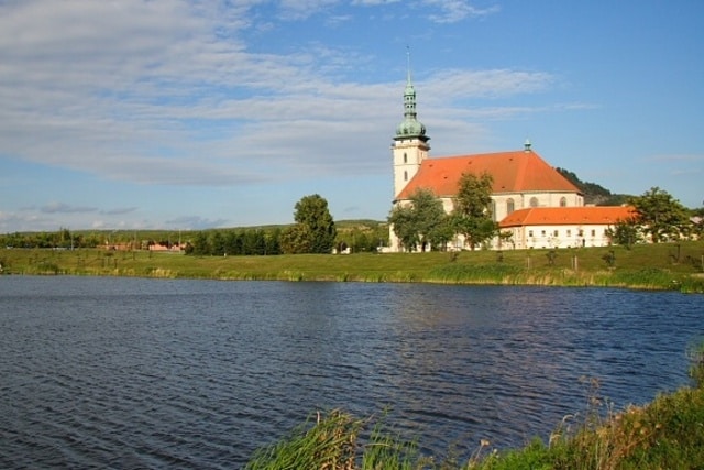 Pohled na mostecký kostel.